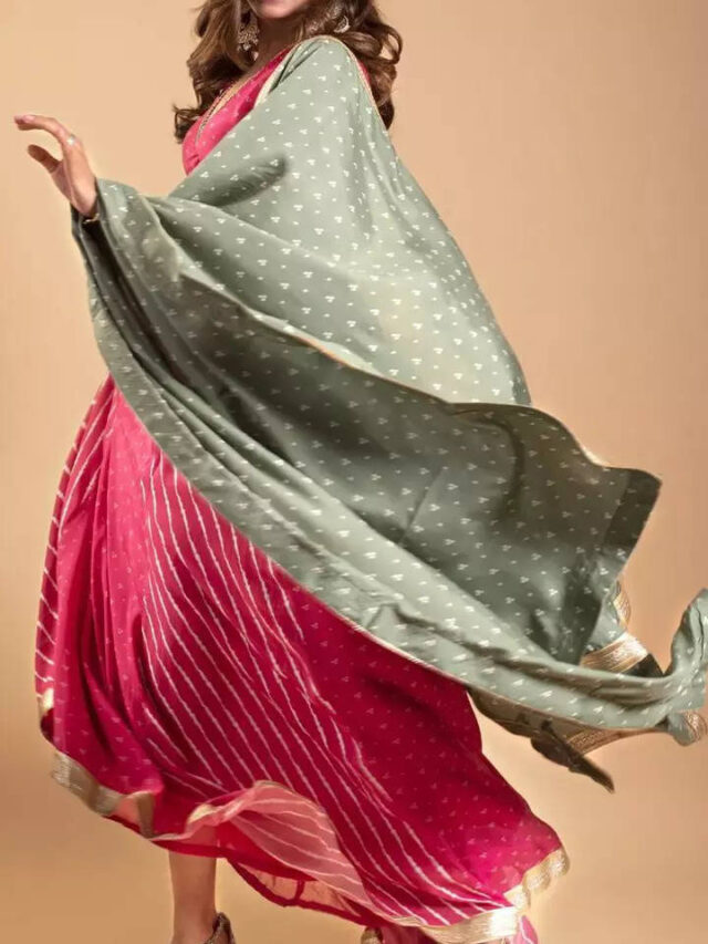 Sargun Mehta Makes A Memorable Impression In Her Stunning Ethnic Ensembles​