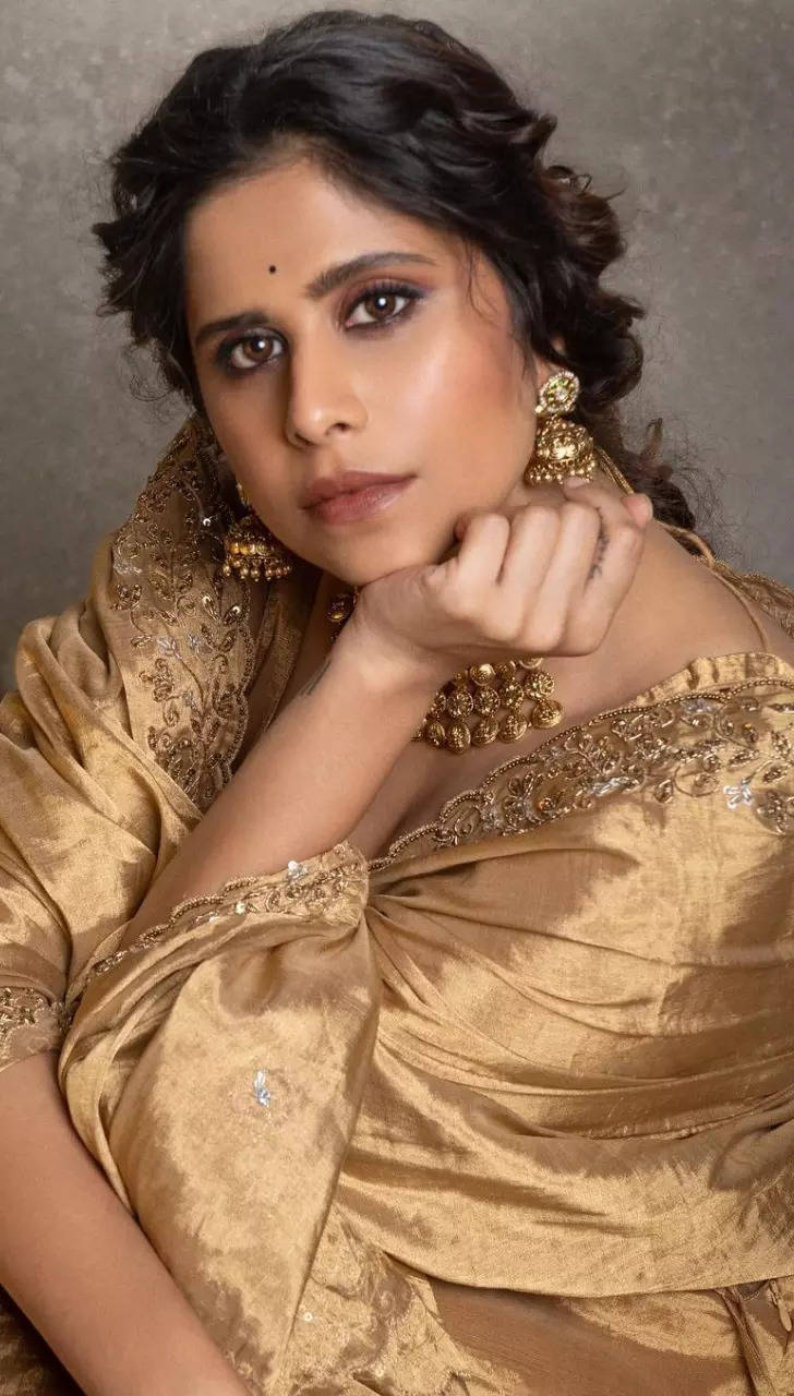 10 Best Pastel Saree Looks Of Sai Tamhankar 