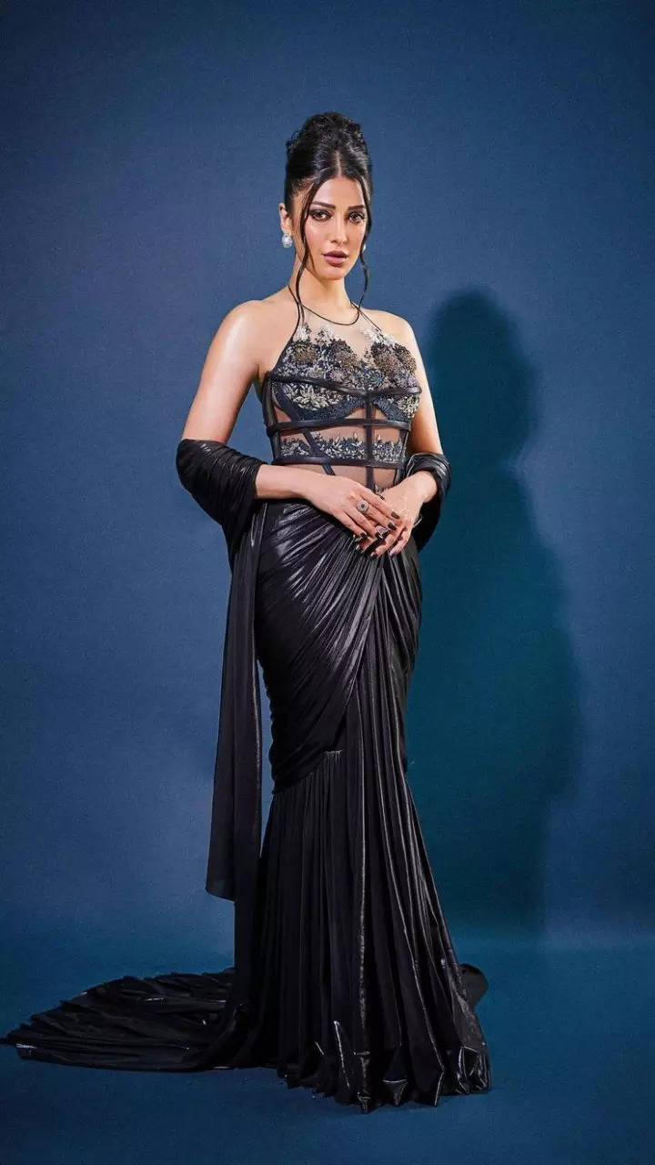 Shruti Haasan Gives Black Saree Look A Quirky Touch 